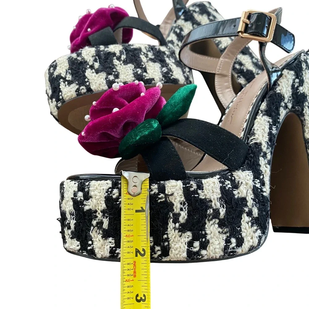 Betsey Johnson NEW Black & White Houndstooth Rosette Platform‎ Chunky Heels Sz 8